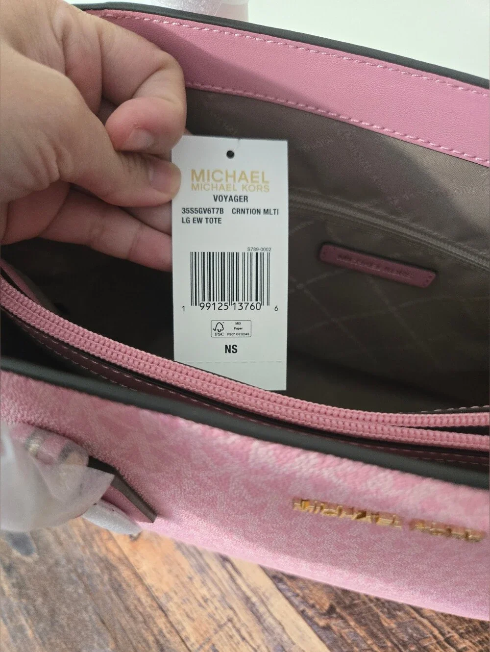 Michael Kors Voyager Colorblock Tote And Wallet Set